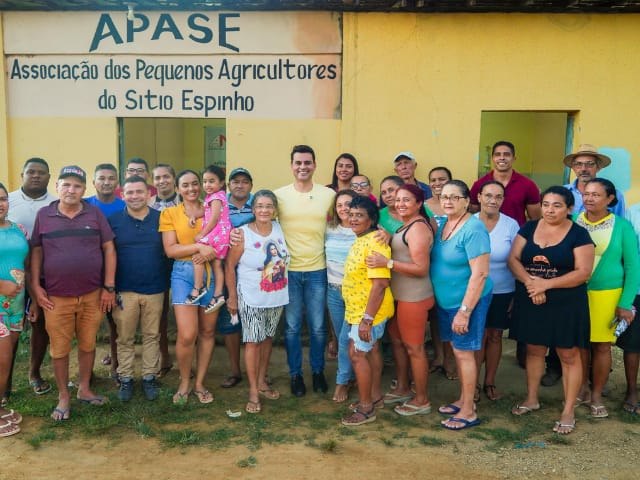 Por articulação do deputado Yury do Paredão (MDB), famílias de Juazeiro assinam contratos do Minha Casa, Minha Vida Rural