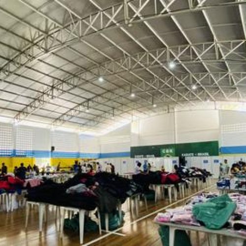 Bazar em Juazeiro do Norte tem mais de 20 mil itens doados pela Receita Federal a partir de R$ 3; veja lista