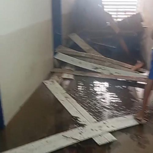 Teto de Unidade Básica de Saúde desaba em Juazeiro do Norte