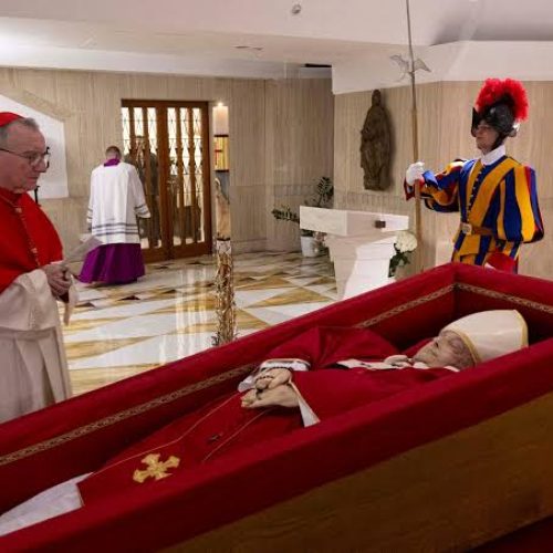 APÓS MORTE DO PAPA FRANCISCO, OPUS DEI REACENDE A CHAMA EXTREMISTA DA IGREJA