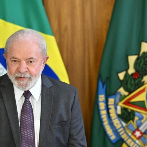 Governo Lula lança linha de empréstimo consignado para trabalhadores CLT e MEIs; entenda como vai funcionar